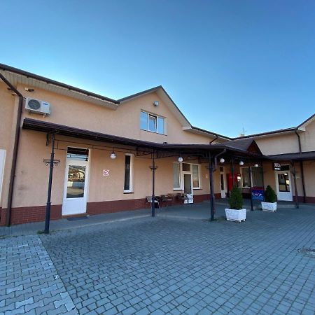 Ковчег Otel Çernivtsi Dış mekan fotoğraf