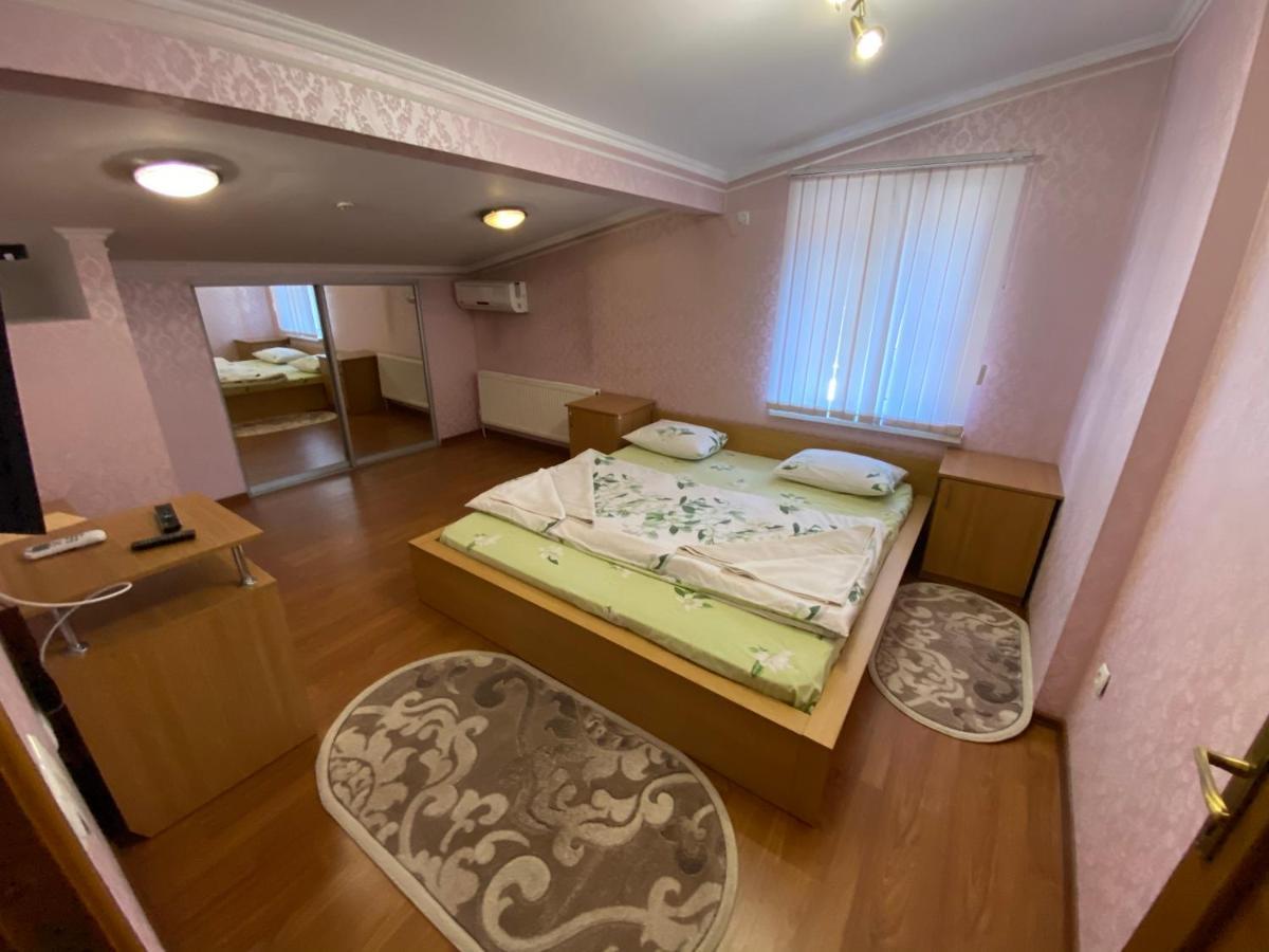 Ковчег Otel Çernivtsi Dış mekan fotoğraf