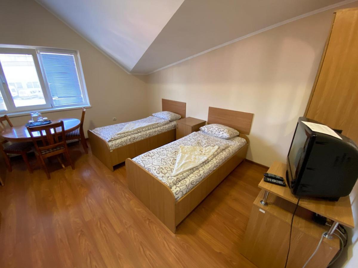 Ковчег Otel Çernivtsi Dış mekan fotoğraf