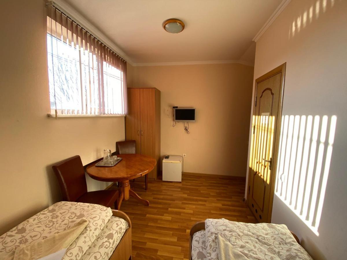 Ковчег Otel Çernivtsi Dış mekan fotoğraf